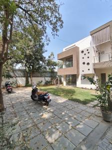 Image of 2420 Sq.ft 4 BHK Villa for rent in BR Poonam Pride, Shela, Ahmedabad for Rs. 43000