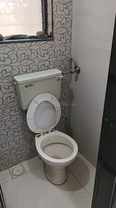 Bathroom Image of 500 Sq.ft 1 BHK Apartment / Flat for rent in Evershine Nagar, Malad West Mumbai for Rs. 38000