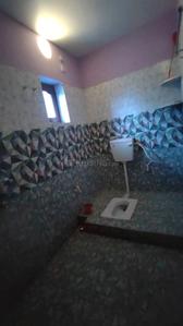 Bathroom Image of 900 Sq.ft 2 BHK Builder Floor for rent in Pahari Village Patna for Rs. 7000