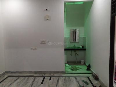 Bedroom Image of 1250 Sq.ft 2 BHK Builder Floor for rent in Krishna Nagar Lucknow for Rs. 10000