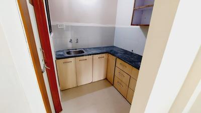 Kitchen Image of 450 Sq.ft 1 BHK Apartment / Flat for rent in Mahalakshmi Nagar Indore for Rs. 9500