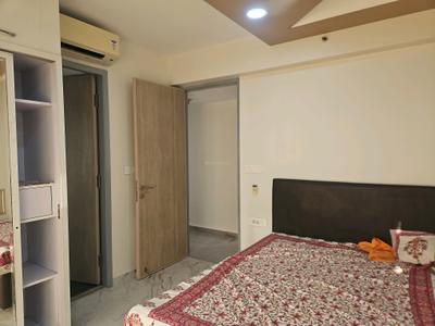 Bedroom Image of 1600 Sq.ft 3 BHK Apartment / Flat for sale in Lodha New Cuffe Parade, Sion Mumbai for Rs. 49000000