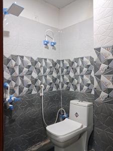 Common Bathroom Image of 1050 Sq.ft 2 BHK Apartment / Flat for sale in Sector 49 Noida for Rs. 4200000