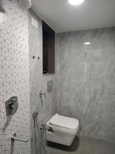 Common Bathroom Image of 490 Sq.ft 1 BHK Apartment / Flat for rent in K M Horizon Exotica, Kasarvadavali Thane for Rs. 20000