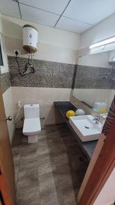 Bathroom Image of 435 Sq.ft 1 RK Apartment / Flat for rent in Paramount Golfforeste Villas, Surajpur Greater Noida for Rs. 15000