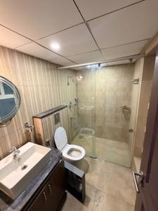 Bathroom Image of 2050 Sq.ft 4 BHK Apartment / Flat for rent in Casagrand Castle, Kolapakkam Chennai for Rs. 55000