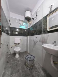 Bathroom Image of 1100 Sq.ft 2 BHK Builder Floor for rent in Harlur Bengaluru for Rs. 45000