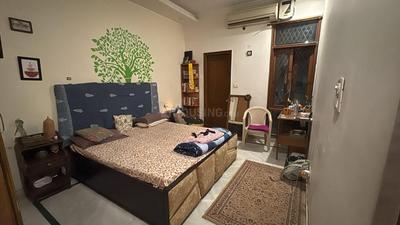 Bedroom Image of 900 Sq.ft 2 BHK Builder Floor for sale in Lajpat Nagar New Delhi for Rs. 18500000