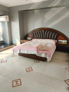 Bedroom Image of 3200 Sq.ft 4 BHK Apartment / Flat for rent in Madhuli Apartments, Worli Mumbai for Rs. 700000