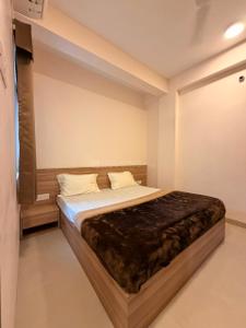 Bedroom Image of 1200 Sq.ft 2 BHK Apartment / Flat for rent in L I G Colony Indore for Rs. 22000