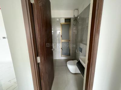 Bathroom Image of 820 Sq.ft 2 BHK Apartment / Flat for sale in Raymond Ten X Habitat Raymond Realty Tower K, Thane West Thane for Rs. 15000000