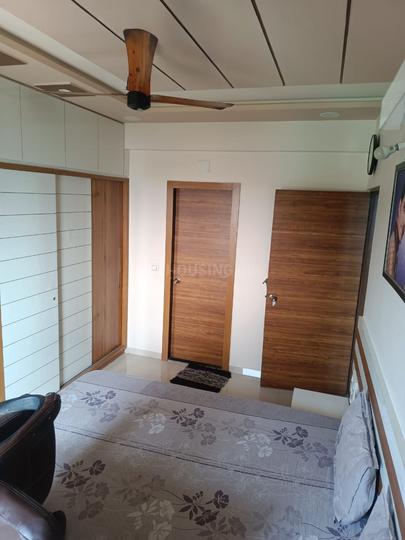 Omnium Square Main Image 1