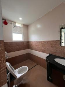 Bathroom Image of 1350 Sq.ft 3 BHK Apartment / Flat for rent in Balaji Pearl, Trimurti Nagar Nagpur for Rs. 35000
