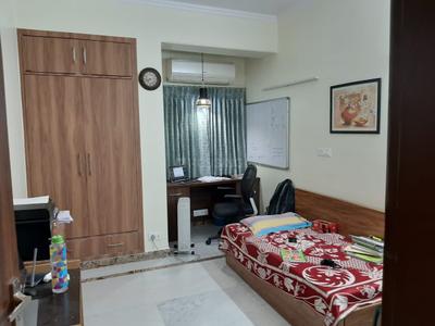 Bedroom Image of 2200 Sq.ft 4 BHK Builder Floor for rent in Sector 12 Dwarka New Delhi for Rs. 75000