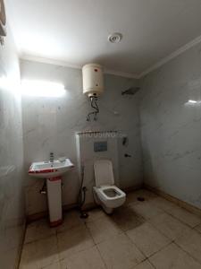 Bathroom Image of 1350 Sq.ft 3 BHK Apartment / Flat for sale in Saket New Delhi for Rs. 9000000