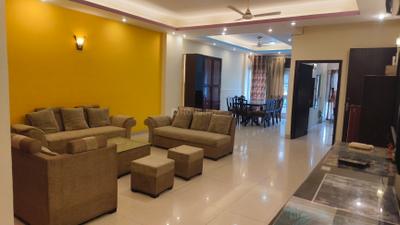 Living Room Image of 2500 Sq.ft 3.5 BHK Builder Floor for rent in Sector 46 Noida for Rs. 70000