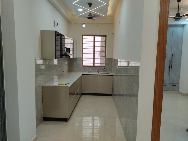 Puri Kohinoor Emporium Main Image 1