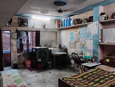 Hall Image of Lucky Aunty Hostel Narahi Hazratganj Lucknow in Hazratganj, Lucknow