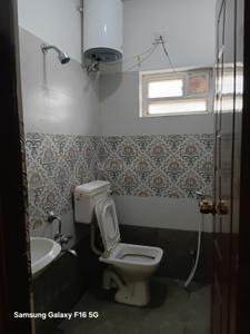 Bathroom Image of 600 Sq.ft 1 BHK Builder Floor for rent in JP Nagar Bengaluru for Rs. 18000