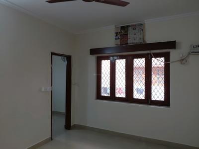 Bedroom Image of 2200 Sq.ft 3 BHK Apartment / Flat for rent in Vasant Kunj New Delhi for Rs. 95000