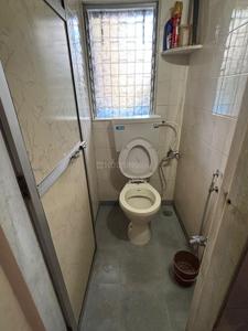 Bathroom Image of 480 Sq.ft 1 BHK Apartment / Flat for rent in Link View, Borivali West Mumbai for Rs. 30000