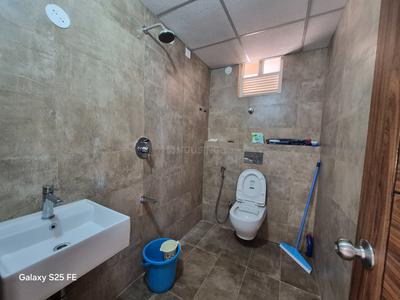 Bathroom Image of 1620 Sq.ft 3 BHK Apartment / Flat for rent in Argora Ranchi for Rs. 26000