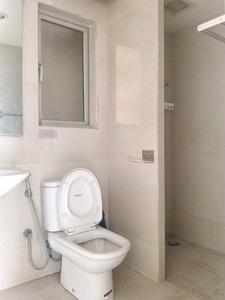 Common Bathroom Image of 750 Sq.ft 2 BHK Apartment / Flat for rent in Hiranandani Estate Rodas Enclave, Hiranandani Estate Thane for Rs. 50000