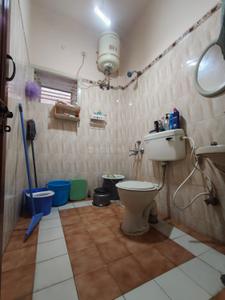 Bathroom Image of 1100 Sq.ft 2 BHK Builder Floor for rent in Koramangala Bengaluru for Rs. 39000