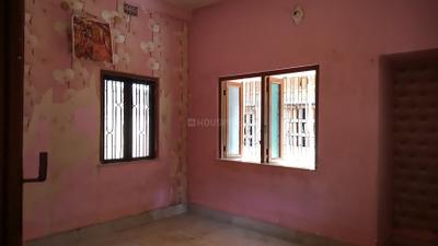 Bedroom Image of 610 Sq.ft 2 BHK Builder Floor for rent in Keshtopur Kolkata for Rs. 8500