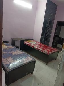 Bedroom Image of NEELKANTH GIRLS PG in Sector 11, Noida