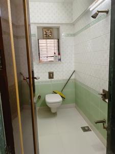 Bathroom Image of 750 Sq.ft 2 BHK Apartment / Flat for rent in Vile Parle East Mumbai for Rs. 96000
