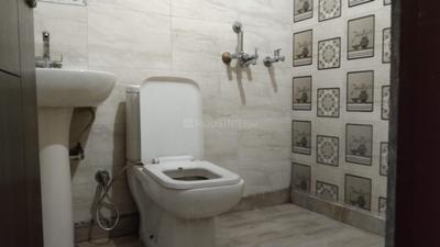 Bathroom Image of 2000 Sq.ft 3 BHK Builder Floor for rent in Sector 28 Faridabad for Rs. 28500