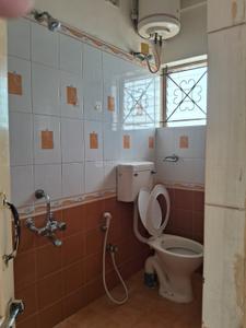 Bathroom Image of 800 Sq.ft 2 BHK Builder Floor for rent in Kammanahalli Bengaluru for Rs. 25000
