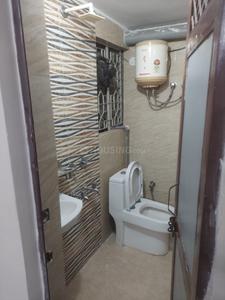 Bathroom Image of 450 Sq.ft 1 BHK Apartment / Flat for rent in South Extension I New Delhi for Rs. 14000