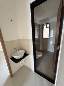 Bathroom Image of 850 Sq.ft 2 BHK Apartment / Flat for rent in 24 Life Bliss, Dudulgaon Pune for Rs. 17000