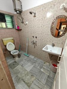 Bathroom Image of 2500 Sq.ft 4 BHK Independent House for sale in Chembur Mumbai for Rs. 65000000