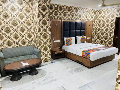Bedroom Image of Urbanroomz Coliving PG in DLF Phase 2, Gurgaon
