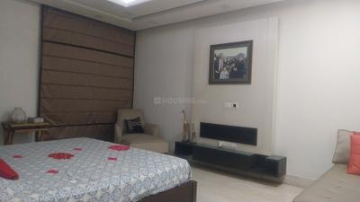 Bedroom Image of 3000 Sq.ft 4 BHK Builder Floor for rent in South Extension II New Delhi for Rs. 175000