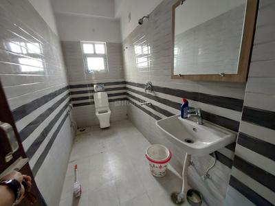 Bathroom Image of 2200 Sq.ft 3 BHK Duplex for rent in Kokar Ranchi for Rs. 35000