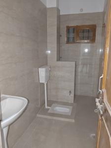 Bathroom Image of 1500 Sq.ft 3 BHK Builder Floor for rent in Indira Nagar Lucknow for Rs. 25000