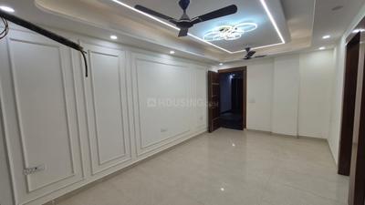Hall Image of 1050 Sq.ft 2 BHK Apartment / Flat for sale in Sector 100 Noida for Rs. 3500000