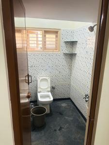 Bathroom Image of 750 Sq.ft 2 BHK Independent House for rent in Palace Guttahalli Bengaluru for Rs. 20000