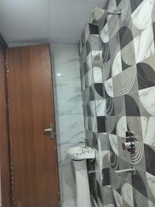 Bathroom Image of 950 Sq.ft 2 BHK Apartment / Flat for rent in Noida Extension Greater Noida for Rs. 17000