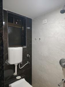 Common Bathroom Image of 925 Sq.ft 2 BHK Apartment / Flat for rent in Hiranandani Greenwood, Hiranandani Estate Thane for Rs. 45000