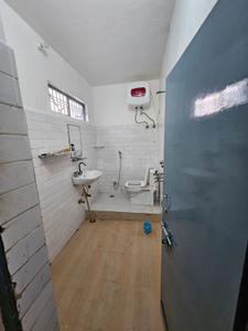 Bathroom Image of 1500 Sq.ft 2 BHK Duplex for rent in Lohamandi Agra for Rs. 14000