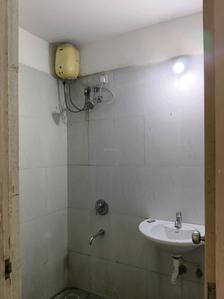 Common Bathroom Image of 909 Sq.ft 2 BHK Apartment / Flat for sale in Lodha Casa Rio, Palava Phase 1 Thane for Rs. 5300000