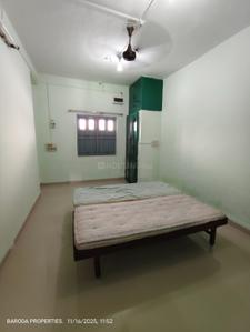 Bedroom Image of 1000 Sq.ft 2 BHK Builder Floor for rent in Subhanpura Vadodara for Rs. 15500