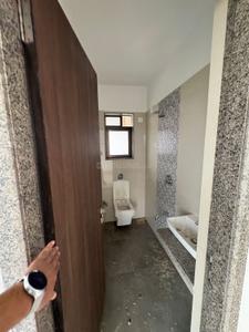 Bathroom Image of 1050 Sq.ft 2 BHK Apartment / Flat for sale in Andheri West Mumbai for Rs. 33000000