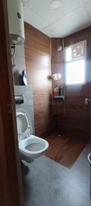 Bathroom Image of 610 Sq.ft 1 RK Apartment / Flat for rent in Purvanchal Royal City Phase 2, Chi V Greater Noida for Rs. 25000