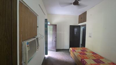 Bedroom Image of 950 Sq.ft 2 BHK Apartment / Flat for rent in Pitampura New Delhi for Rs. 30000